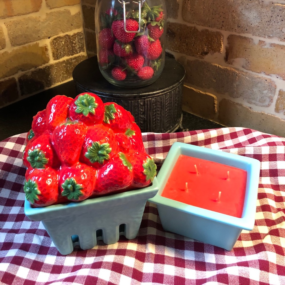 Harry Slatkin Home Worx Strawberry candle